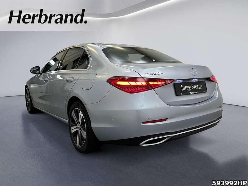 Gebraucht Mercedes C300e Avantgarde 313 PS (230 kW) 2023 Silber Limousine