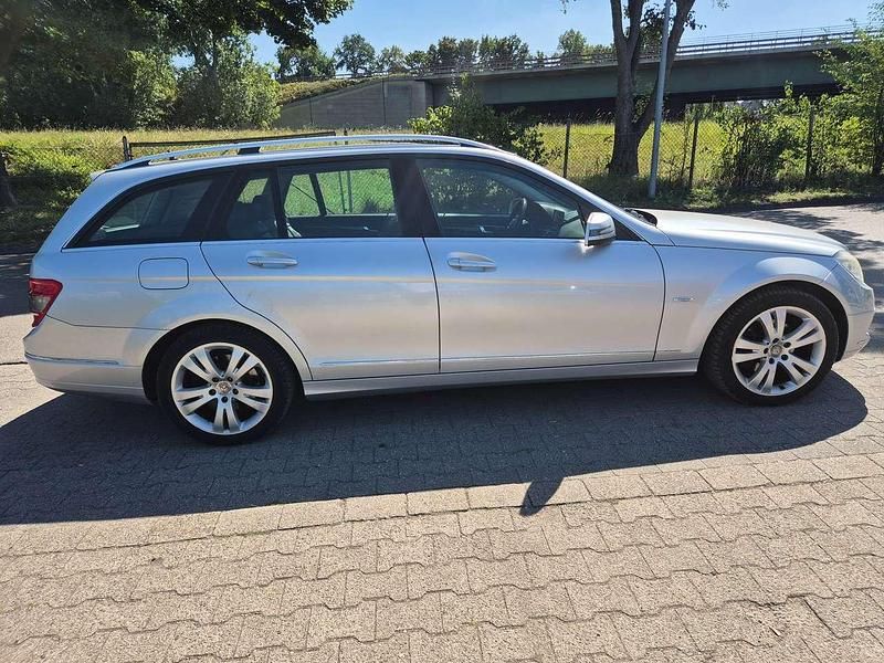 Gebraucht Mercedes C220 170 PS (125 kW) 2008 Iridiumsilber  metalliclack Kombi