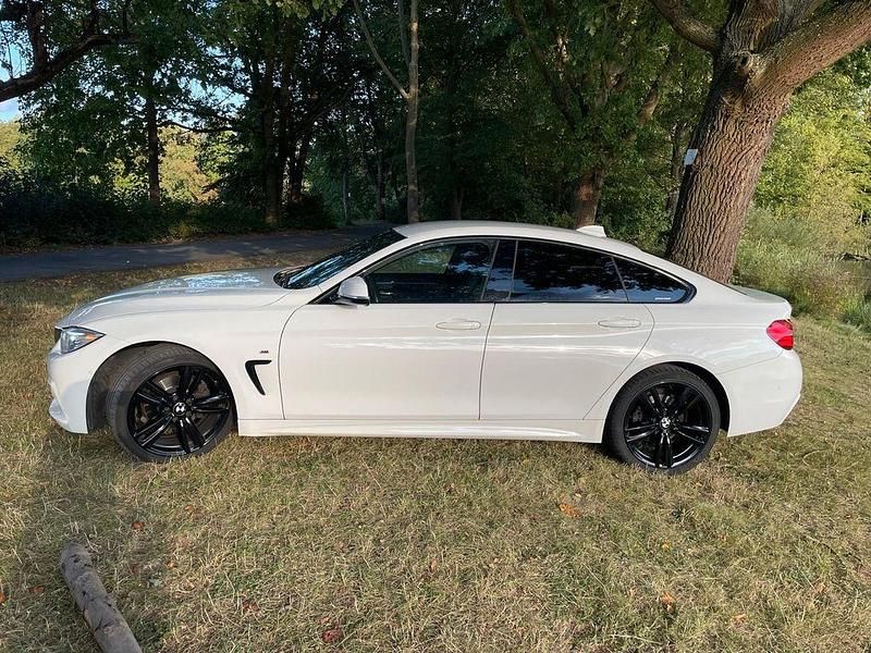 Weiß Gebraucht 2016 BMW 420 Gran Coupé M Sport Coupé | 16.500 € (Fairer Preis) - Bild 1/4