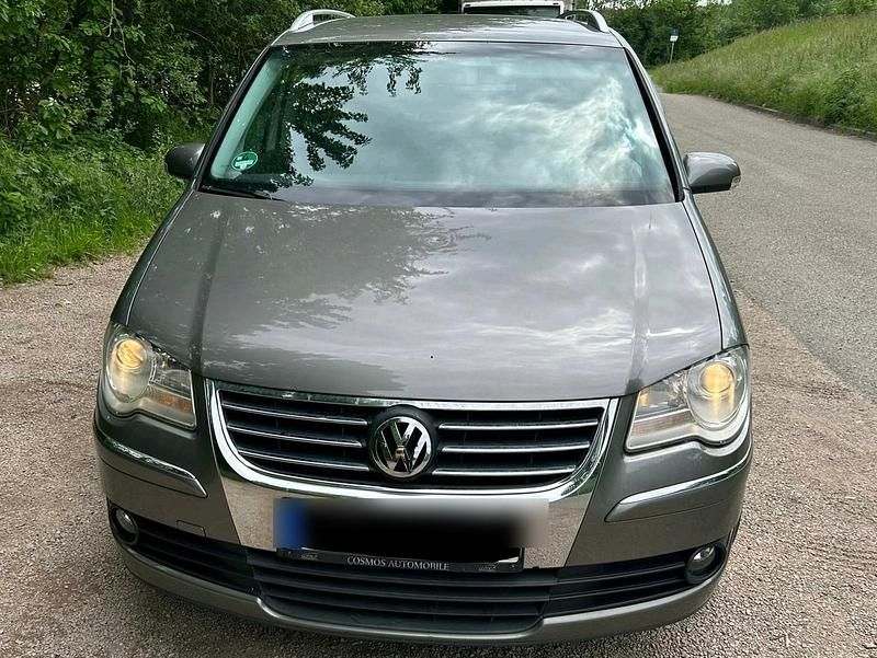 Grau Gebraucht 2006 VW Touran Van / Kleinbus | 4.200 € (Teuer) - Bild 1/4