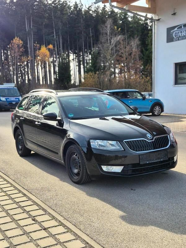 Schwarz Gebraucht 2016 Skoda Octavia Kombi | 6.999 € (Superpreis) - Bild 1/4