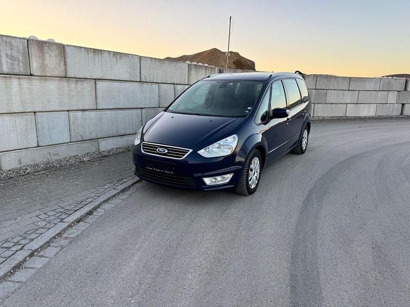 Blau Gebraucht 2012 Ford Galaxy Champions Edition Van / Kleinbus | 4.300 € (Superpreis) - Bild 1/4