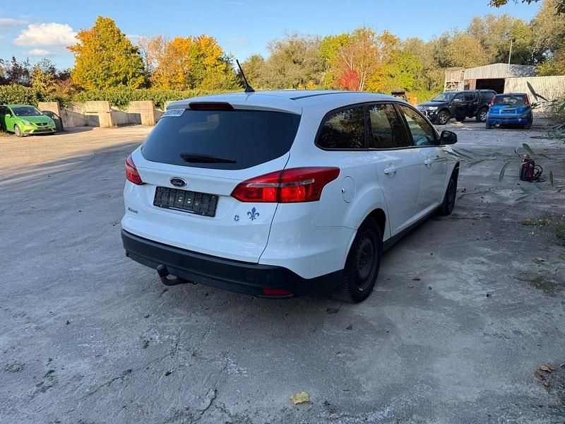 Gebraucht Ford Focus Business Edition 120 PS (88 kW) 2018 Weiß Kombi