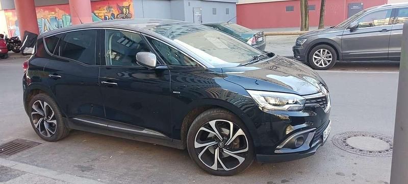 Schwarz Gebraucht 2016 Renault Scénic III Bose Edition Van / Kleinbus | 8.900 € (Superpreis) - Bild 1/4