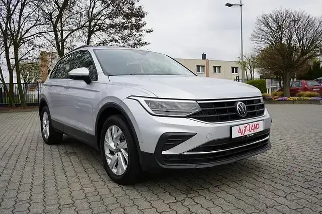 Gebraucht VW Tiguan Allspace Life 200 PS (147 kW) 2022 Silber SUV