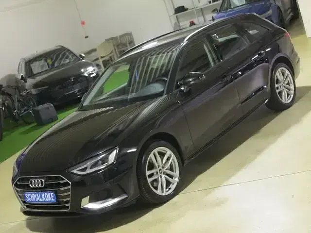 Gebraucht Audi A4 Advanced 204 PS (150 kW) 2022 Mythos black Kombi