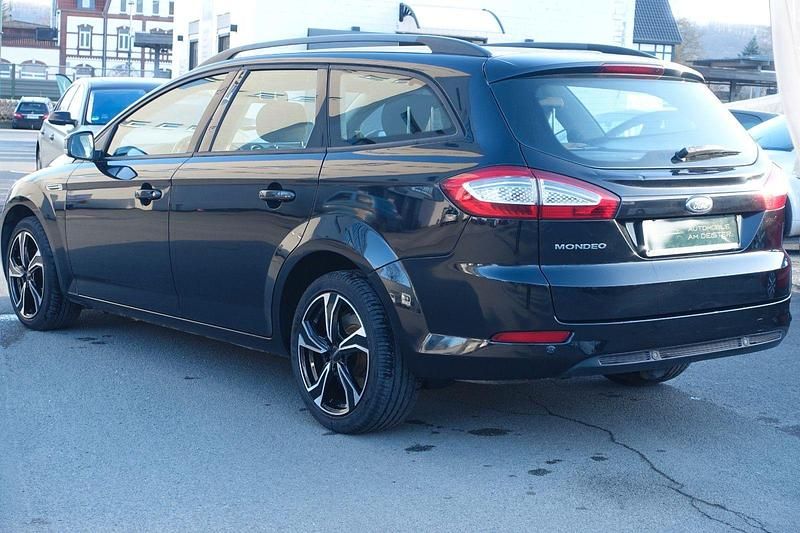 Gebraucht Ford Mondeo 140 PS (102 kW) 2012 Schwarz Kombi