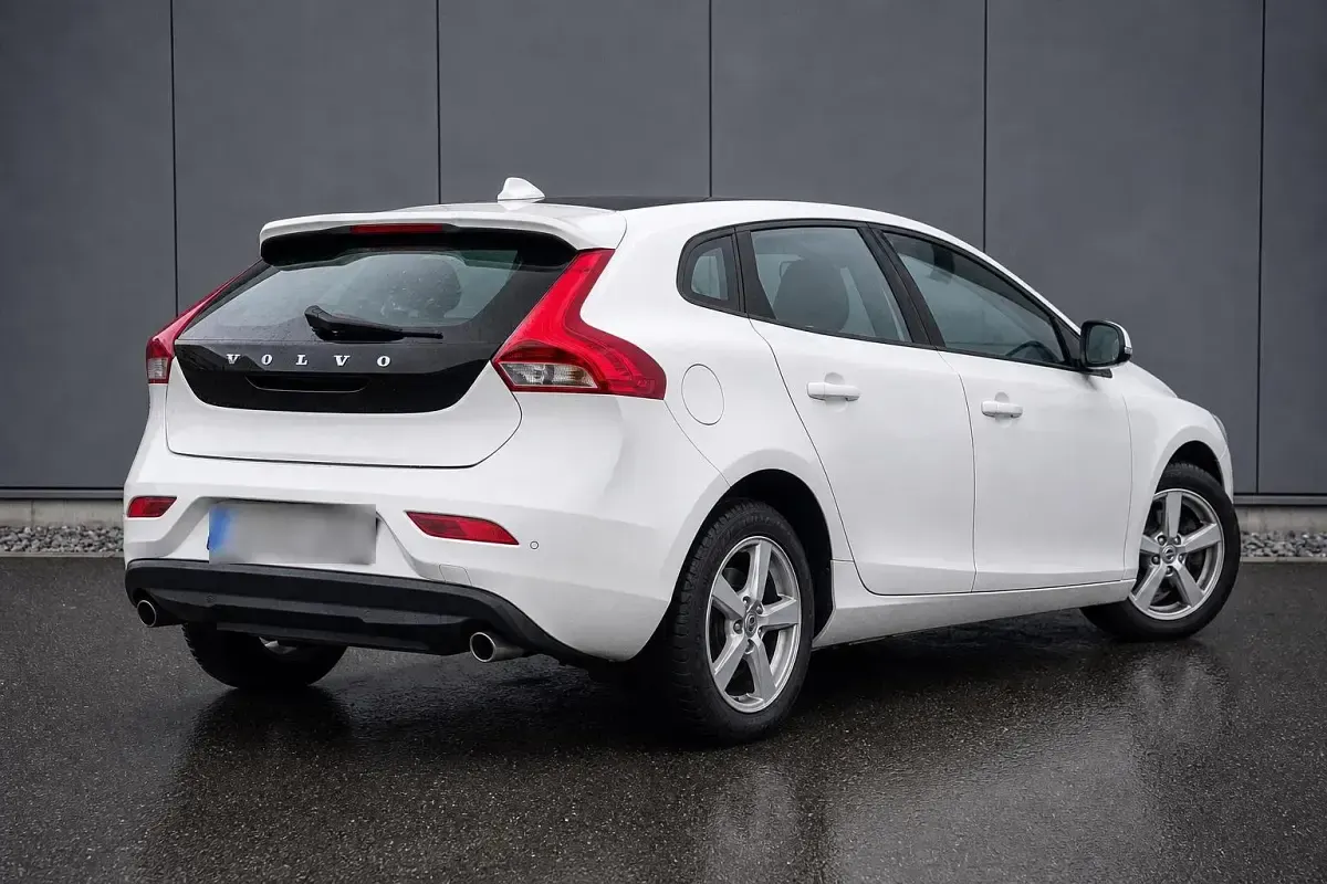 Occasion Volvo V40 Kinetic 150 ch (110 kW) 2018 Blanc Berline