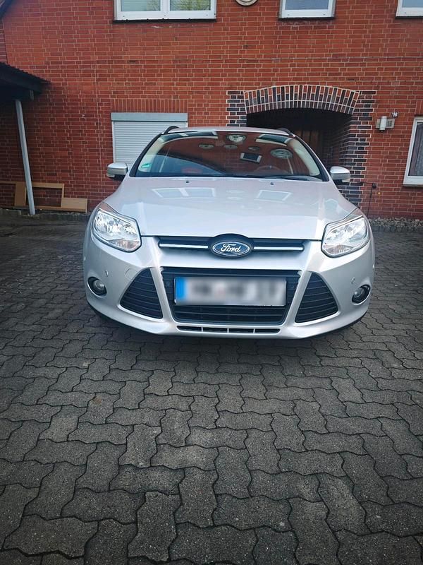 Gebraucht Ford Focus 115 PS (84 kW) 2013 Grau Kombi