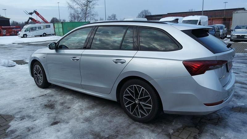 Gebraucht Skoda Octavia Clever 150 PS (110 kW) 2021 Silber Kombi