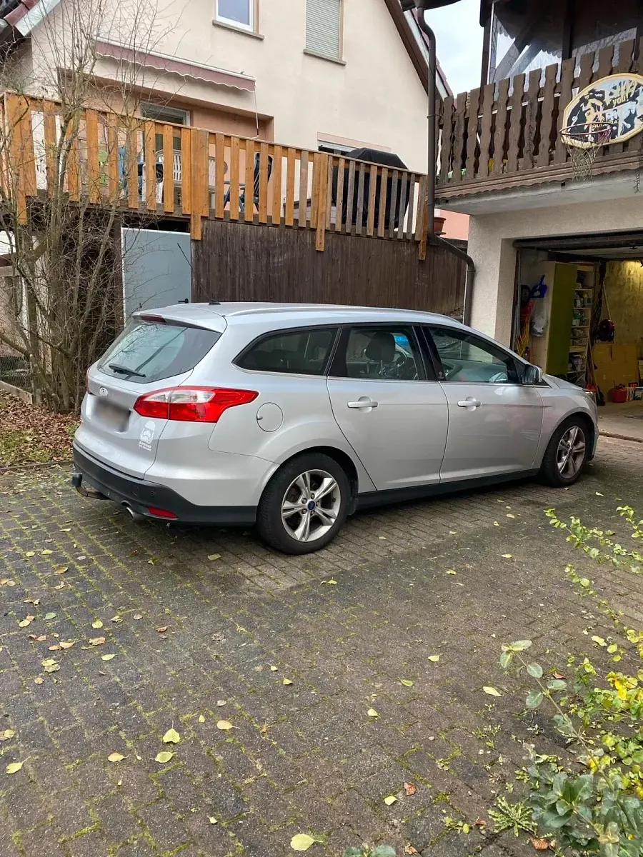 Gebraucht Ford Focus 140 PS (102 kW) 2012 Silber Kombi