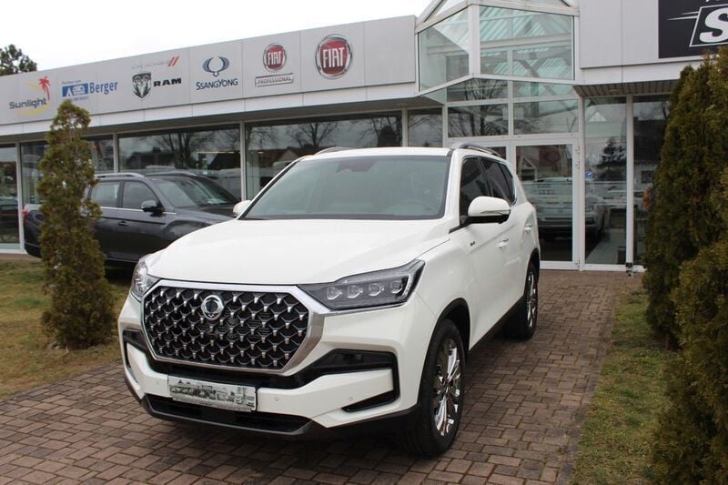 Schwarz Neu 2025 Ssangyong Rexton SUV | 56.390 € - Bild 1/4