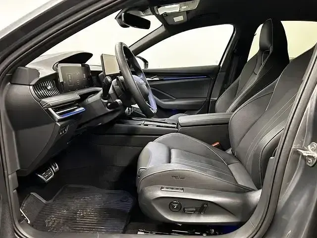 Gebraucht Skoda Superb 265 PS (194 kW) 2025 Graphitegrau metallic Limousine