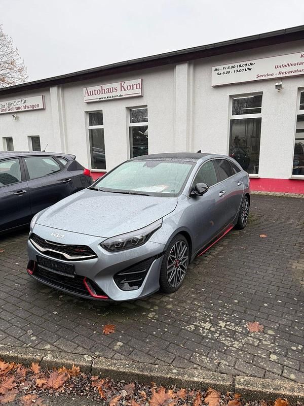 Silber Gebraucht 2023 Kia ProCeed GT Kleinwagen | 27.900 € (Fairer Preis) - Bild 1/4