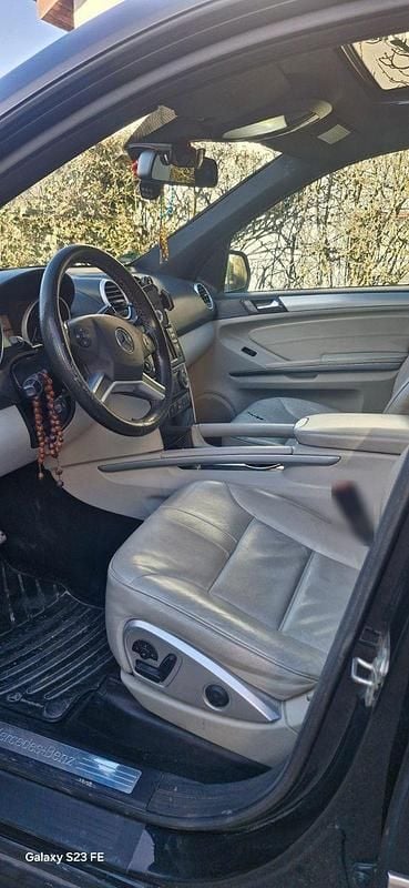 Gebraucht Mercedes ML350 231 PS (169 kW) 2010 Schwarz SUV