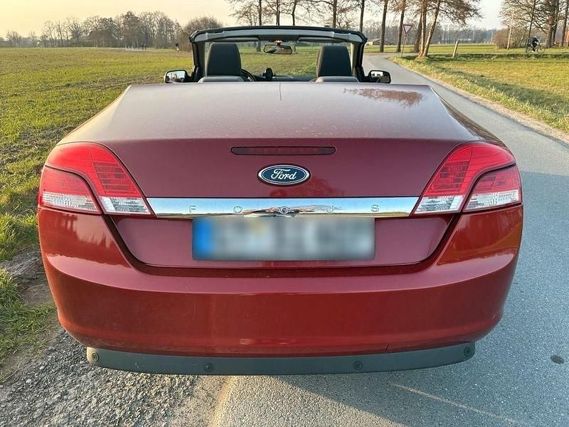 Gebraucht Ford Focus Cabriolet 100 PS (73 kW) 2007 Rot Cabrio