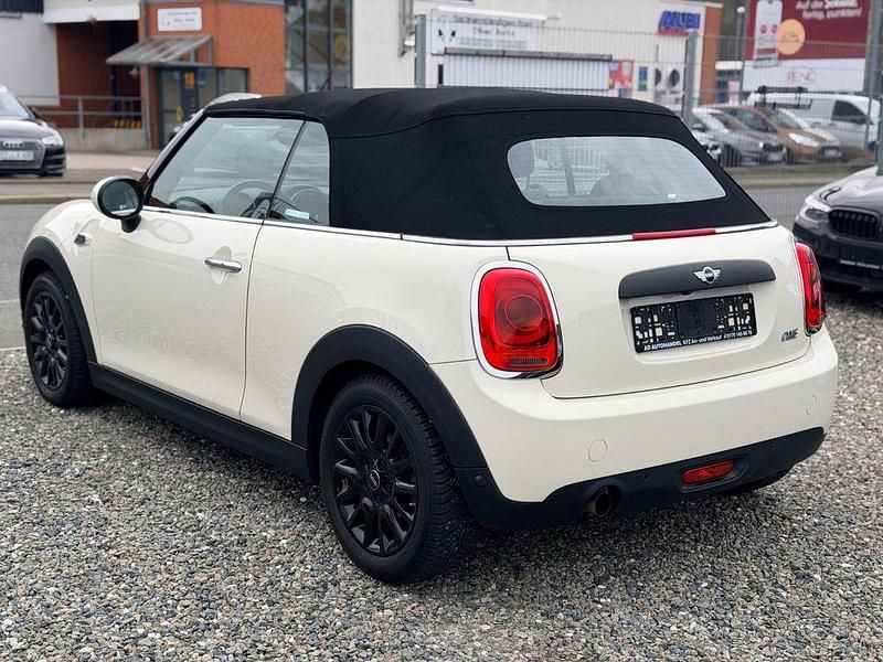 Gebraucht Mini One Cabriolet 102 PS (75 kW) 2018 Weiß Cabrio