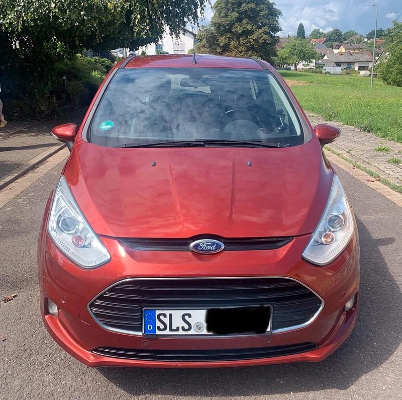 Rot Gebraucht 2016 Ford B-MAX Titanium Van / Kleinbus | 8.600 € (Guter Preis) - Bild 1/4