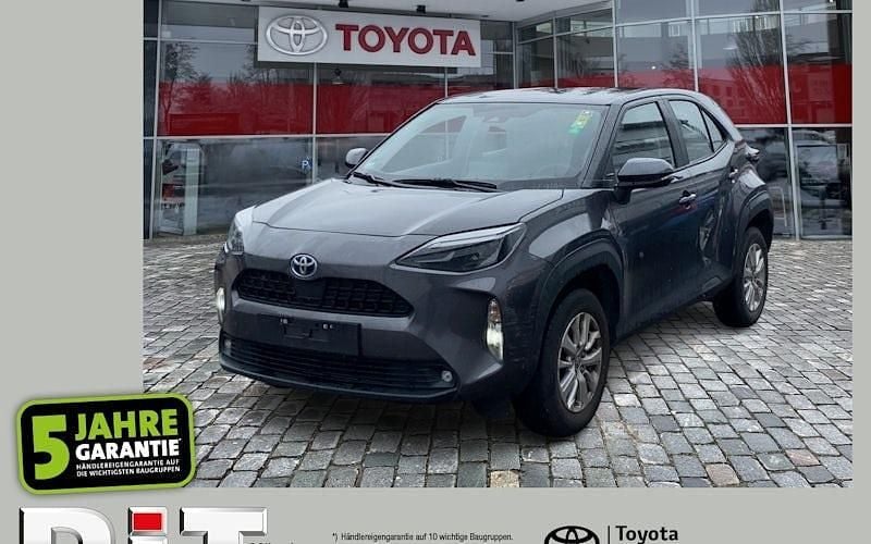 Grau Gebraucht 2022 Toyota Yaris Cross Comfort SUV | 20.490 € (Guter Preis) - Bild 1/4