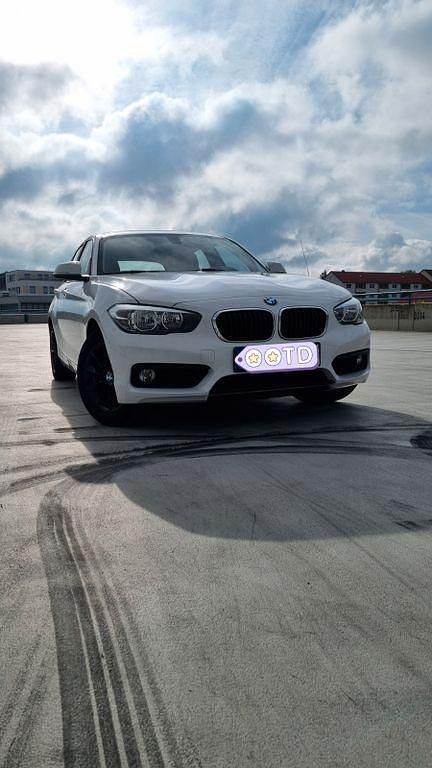 Weiß Gebraucht 2015 BMW 116 Kleinwagen | 7.400 € (Fairer Preis) - Bild 1/4