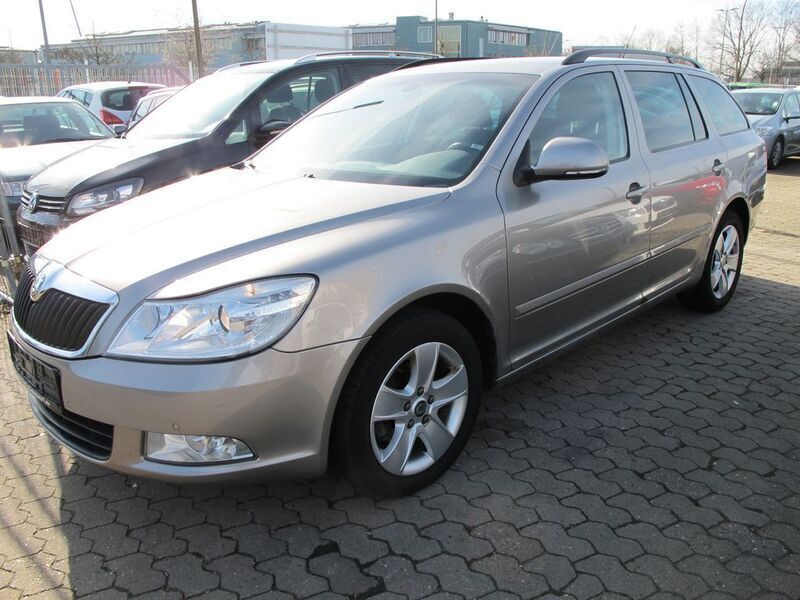 Beige Gebraucht 2009 Skoda Octavia Elegance Kombi | 3.990 € (Fairer Preis) - Bild 1/4