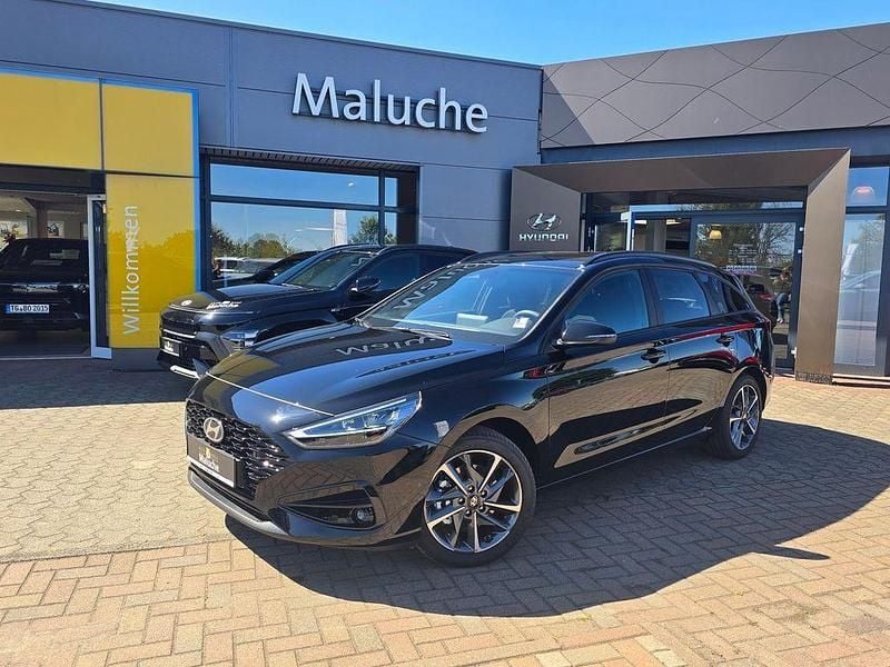 Neu Hyundai i30 Advantage 140 PS (102 kW) 2025 Abyss black / mic Kombi