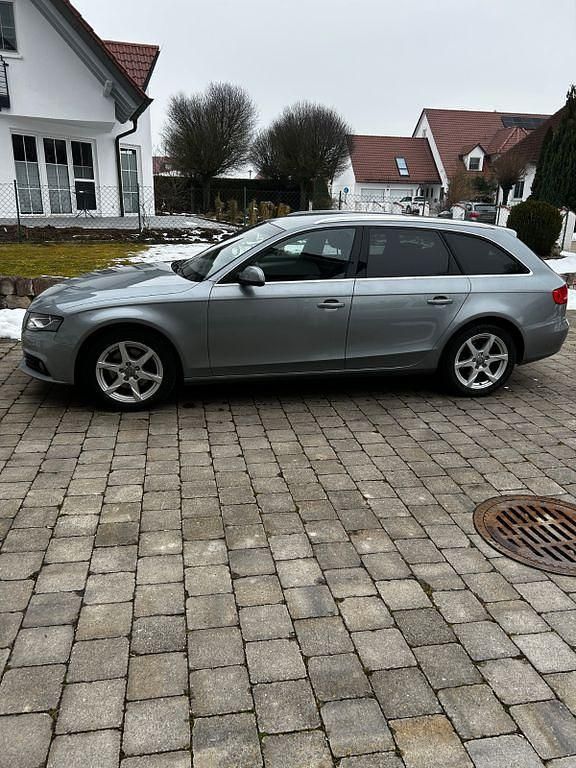 Gebraucht Audi A4 Ambition 143 PS (105 kW) 2011 Grau Kombi