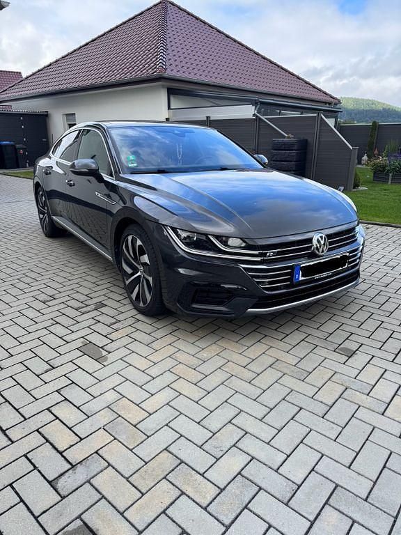 Grau Gebraucht 2018 VW Arteon R-line Limousine | 25.000 € (Fairer Preis) - Bild 1/4