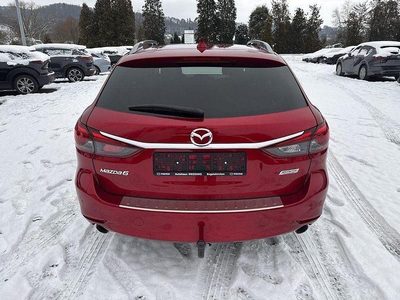Gebraucht Mazda 6 Signature 194 PS (142 kW) 2018 Rot Limousine