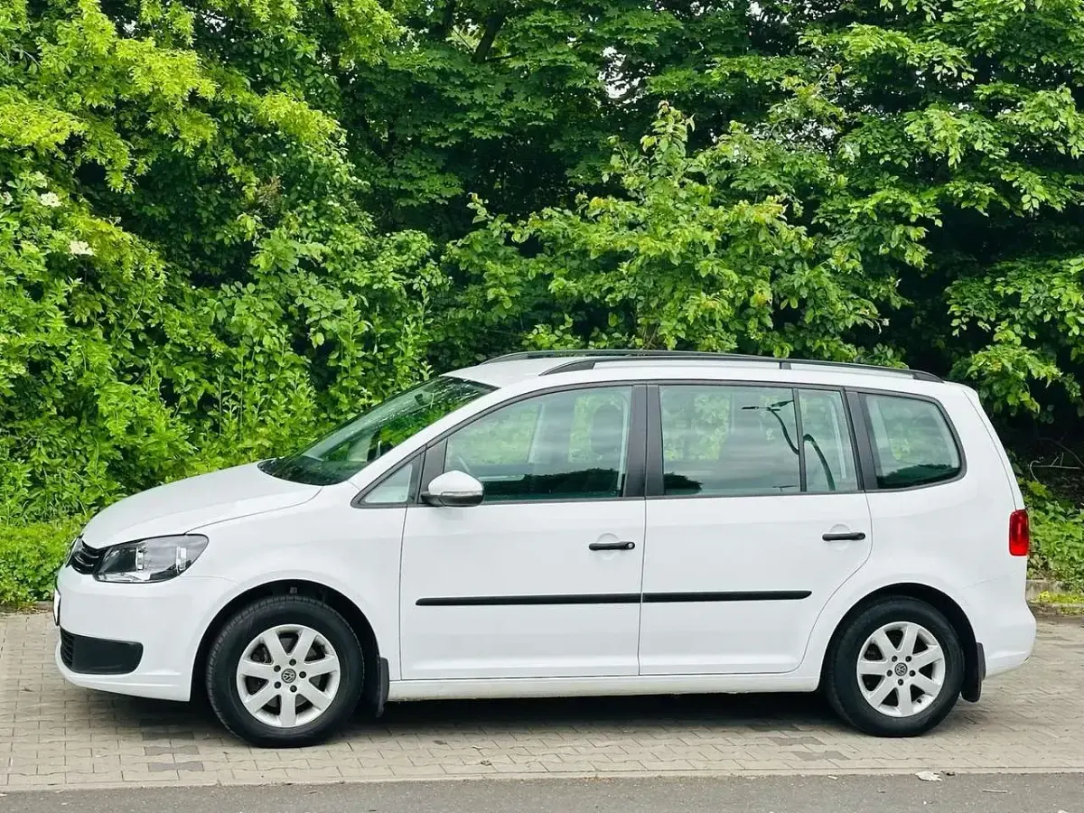 Gebraucht VW Touran 140 PS (102 kW) 2014 Weiß Van / Kleinbus