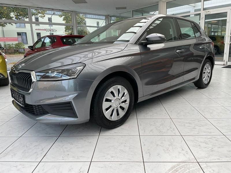 Grau Gebraucht 2022 Skoda Fabia Ambition Kleinwagen | 15.980 € (Fairer Preis) - Bild 1/4