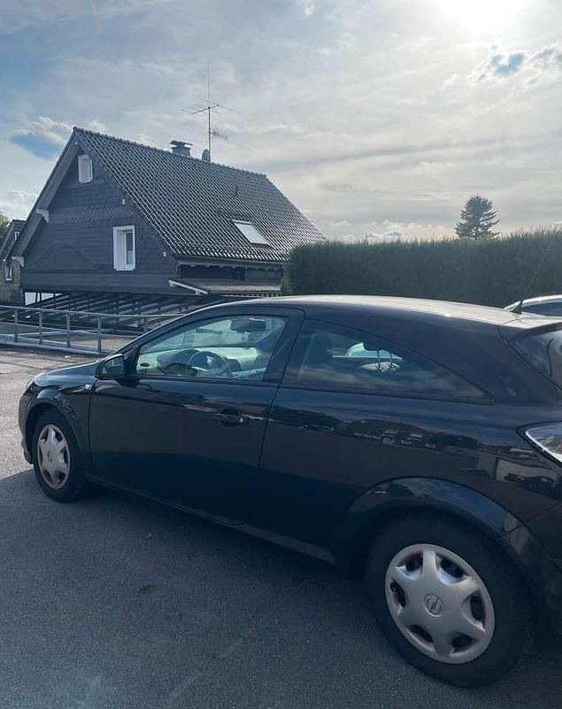 Gebraucht Opel Astra GTC 108 PS (79 kW) 2009 Schwarz Limousine