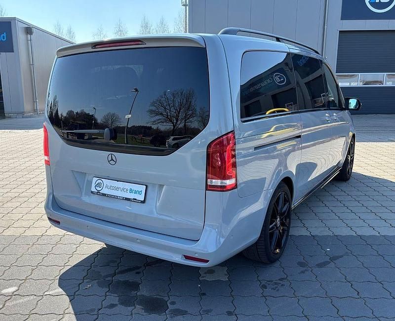Gebraucht Mercedes V300 AMG 237 PS (174 kW) 2022 Schwarz Van / Kleinbus