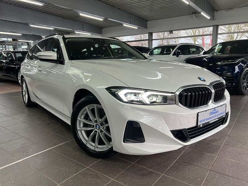Weiß Gebraucht 2023 BMW 320 Kombi | 28.950 € (Guter Preis) - Bild 1/4
