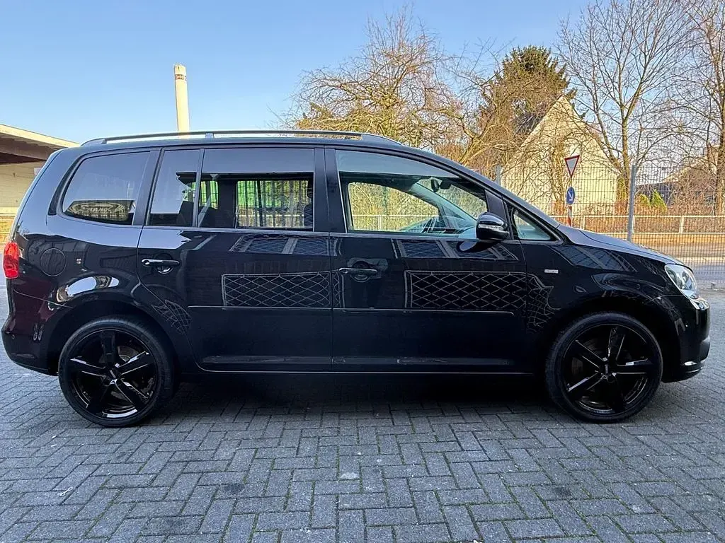 Gebraucht VW Touran 140 PS (102 kW) 2013 Schwarz Van / Kleinbus