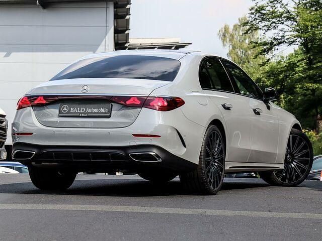Gebraucht Mercedes E200 AMG 204 PS (150 kW) 2024 Grau manufaktur alpingrau uni Limousine