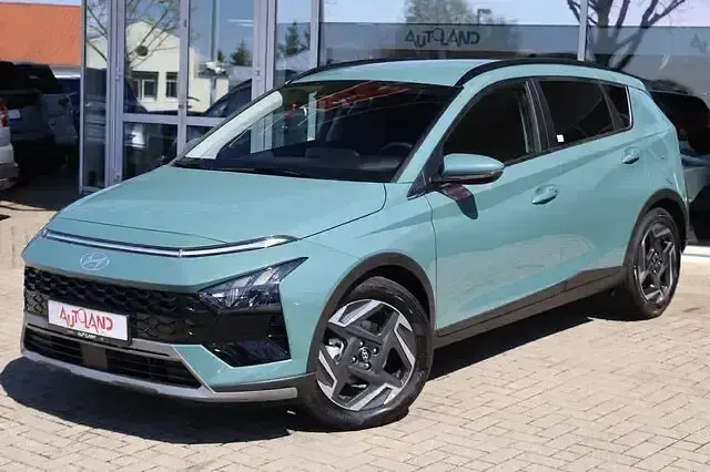 Neu Hyundai Bayon 101 PS (74 kW) 2025 Grün SUV