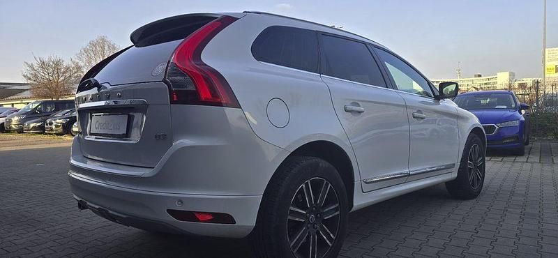 Gebraucht Volvo XC60 Summum 150 PS (110 kW) 2017 Weiß SUV