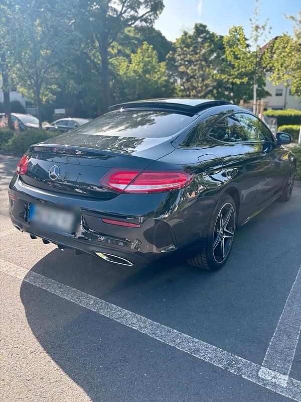 Schwarz Gebraucht 2016 Mercedes C250 AMG line Coupé | 18.800 € (Fairer Preis) - Bild 1/4