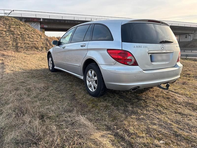 Gebraucht Mercedes R320 224 PS (164 kW) 2007 Grau Van / Kleinbus