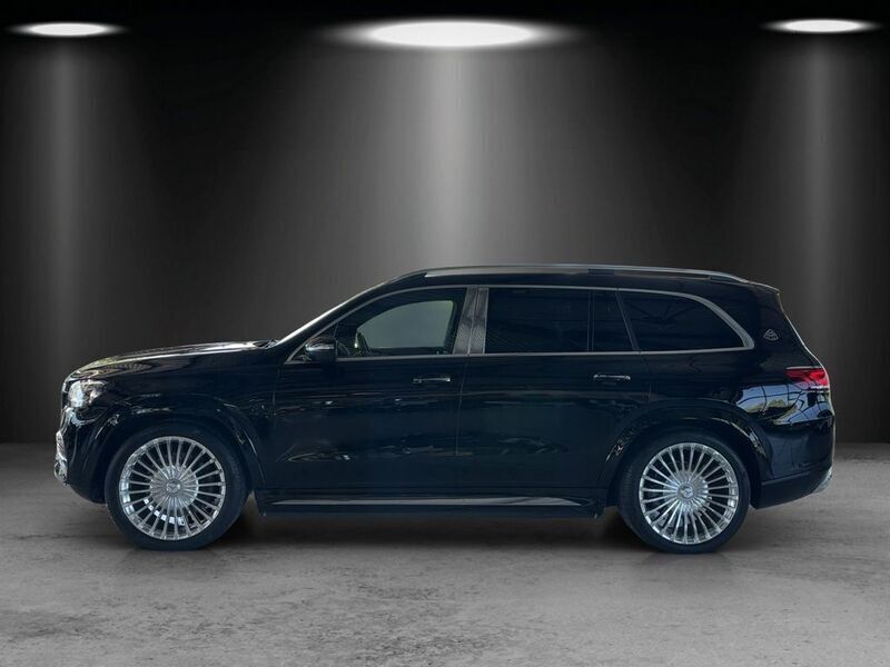 Gebraucht Mercedes GLS600 Maybach 557 PS (409 kW) 2023 Schwarz SUV