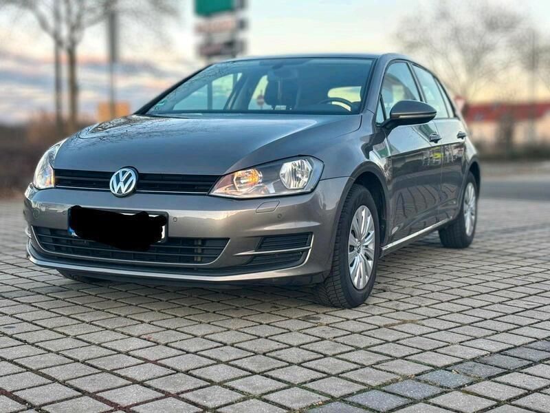 Grau Gebraucht 2014 VW Golf VII Limousine | 9.000 € (Guter Preis) - Bild 1/4