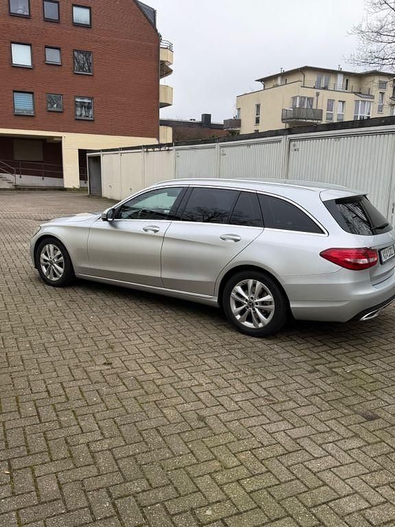Gebraucht Mercedes C200 150 PS (110 kW) 2018 Silber Limousine