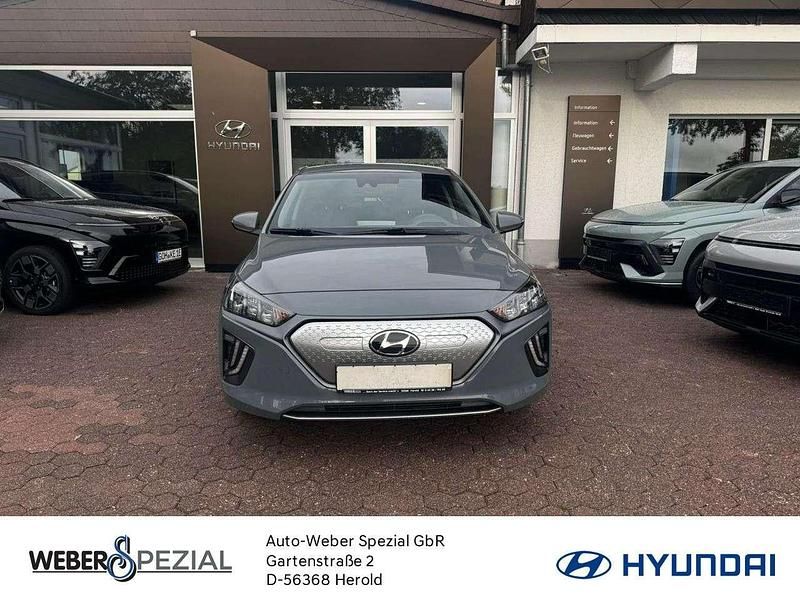 Electric shadow Gebraucht 2020 Hyundai Ioniq Style Kleinwagen | 16.490 € (Fairer Preis) - Bild 1/4