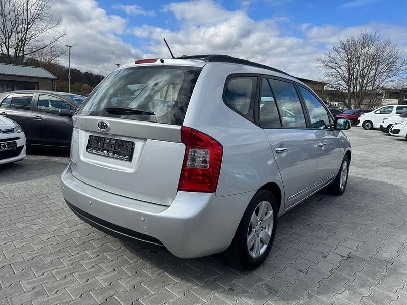 Gebraucht Kia Carens EX 144 PS (105 kW) 2009 Silber Van / Kleinbus