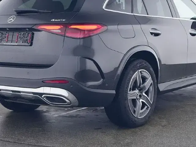 Gebraucht Mercedes GLC300e 313 PS (230 kW) 2024 SUV