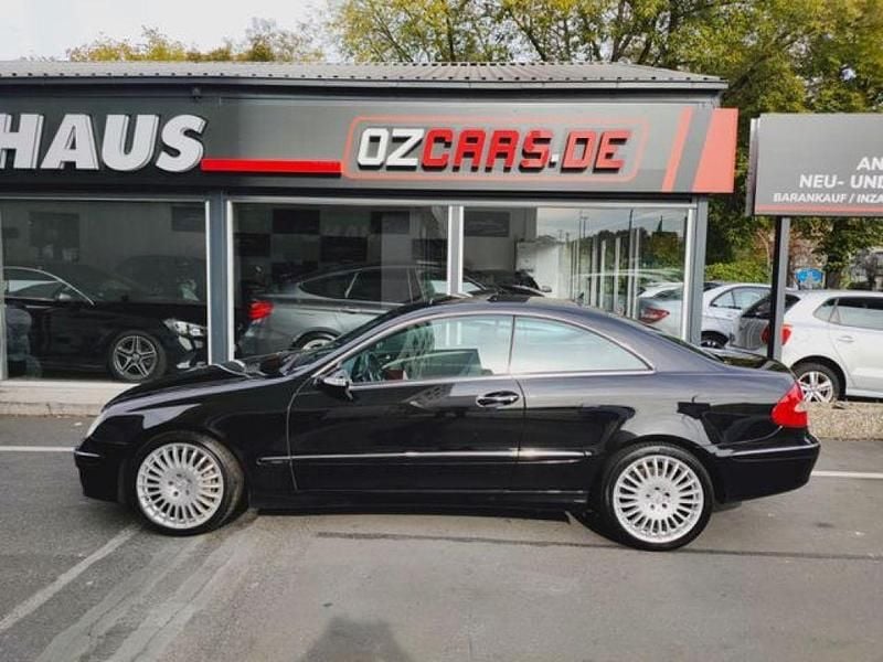 Gebraucht Mercedes CLK320 224 PS (164 kW) 2007 Obsidianschwarz  metalliclack (metallic) Coupé