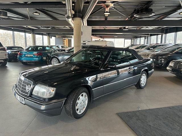 Gebraucht Mercedes E320 220 PS (161 kW) 1995 Schwarz Cabrio