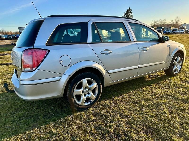 Gebraucht Opel Astra Catch Me 101 PS (74 kW) 2007 Silber Kombi