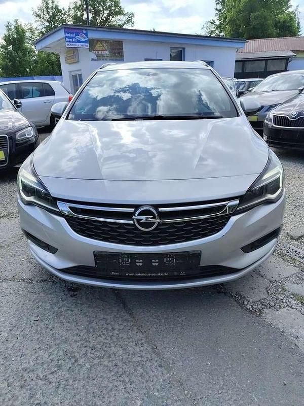 Silber Gebraucht 2018 Opel Astra Business Kombi | 8.000 € (Guter Preis) - Bild 1/4